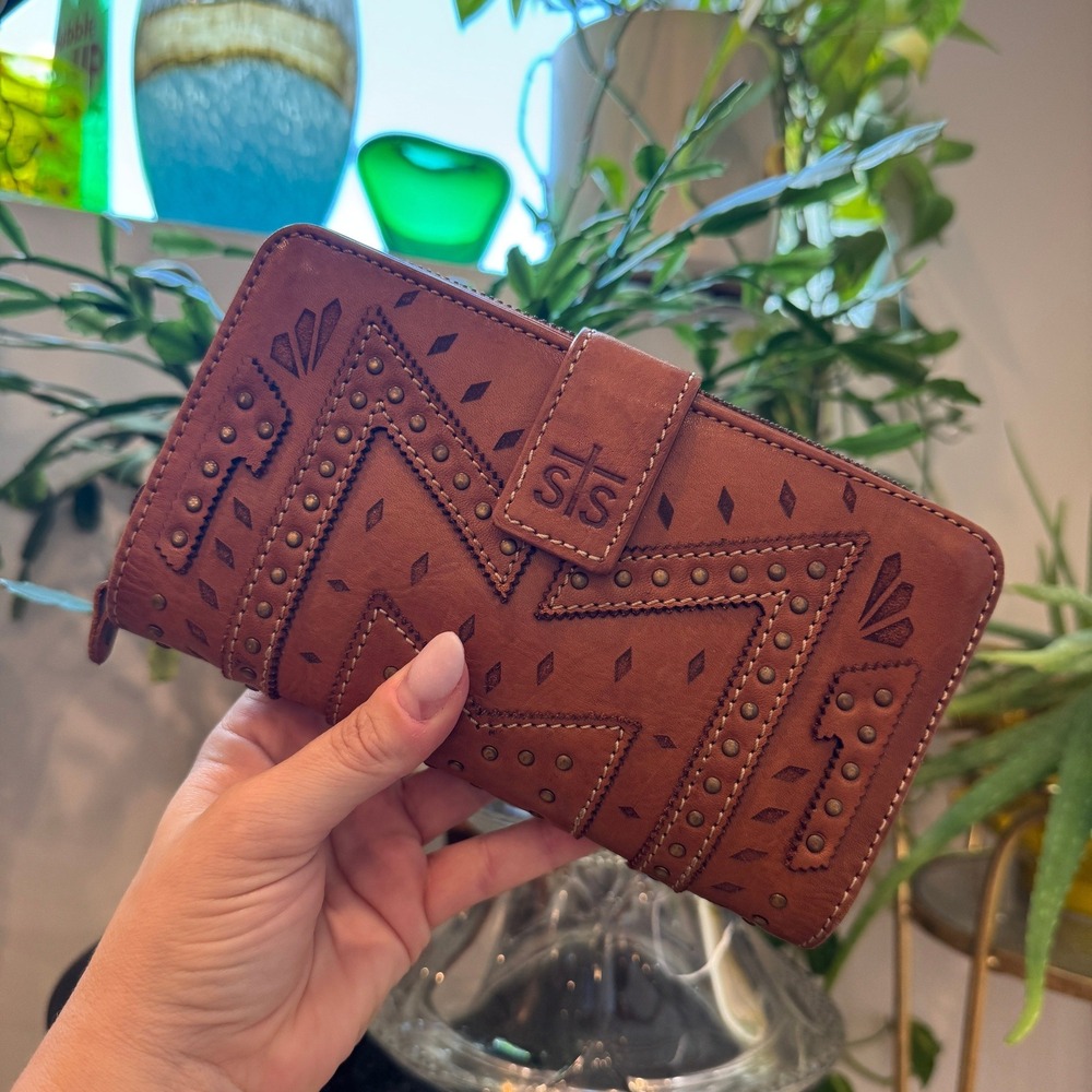 STS Ranchwear Wayfarer Soni Wallet Brown Leather Stud Western Zip Around Wallet